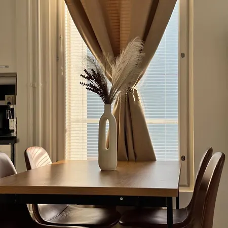 Entire Flat In Downtown